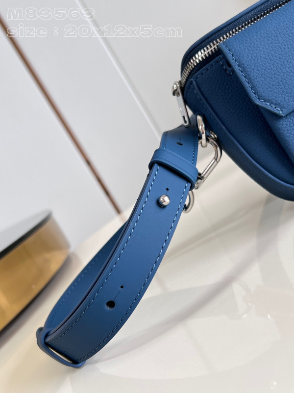 l**is V*t*n pilot wearable wallet-20*12*5.5cm