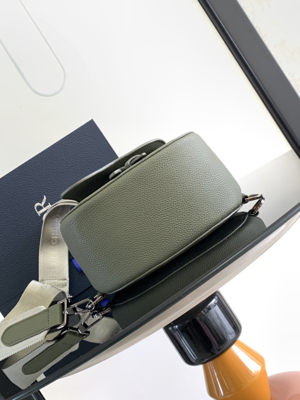 D*or gallop sling bag-19*27.5*11.5cm