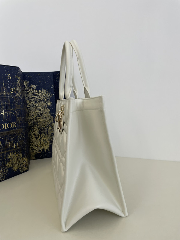 medium D*or book tote-36.5*28*17.5cm