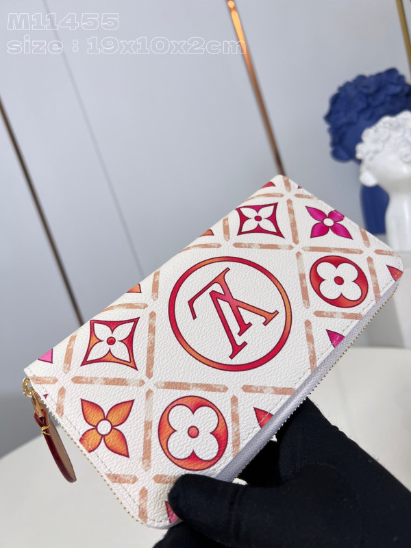 l**is V*t*n zippy wallet-10*20*2 cm