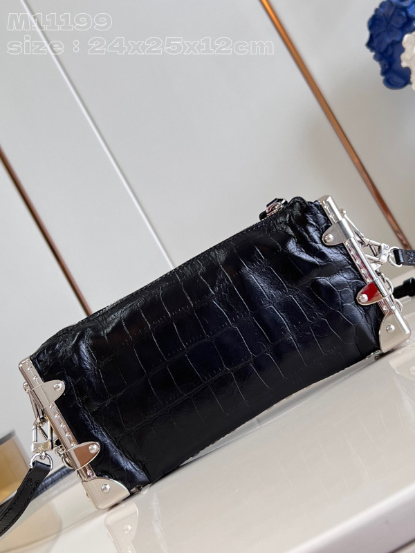 l**is V*t*n slim trunk-23*12*4cm