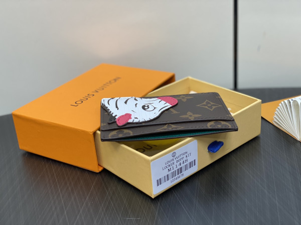 l**is V*t*n card holder-11*7*0.5cm