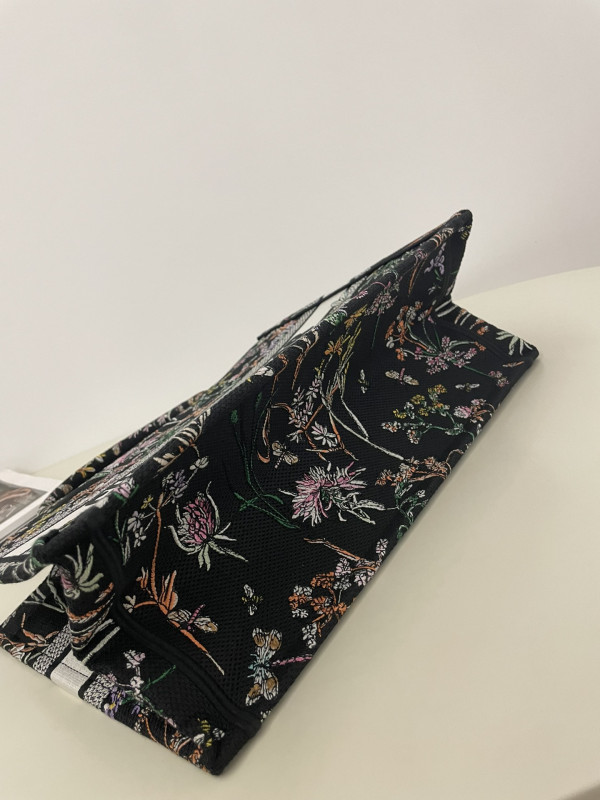 medium D*or book tote-36*18*28cm