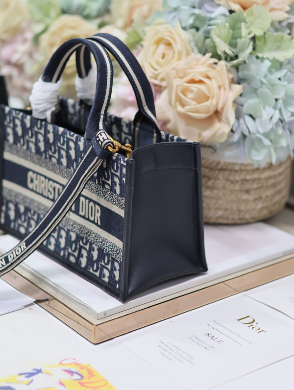 D*or east-west book tote-27*14*11cm