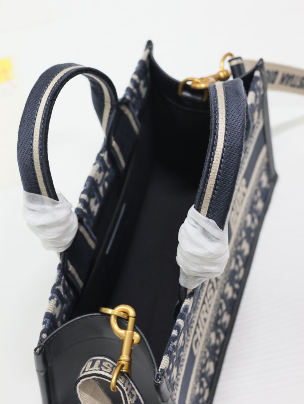 D*or east-west book tote-27*14*11cm