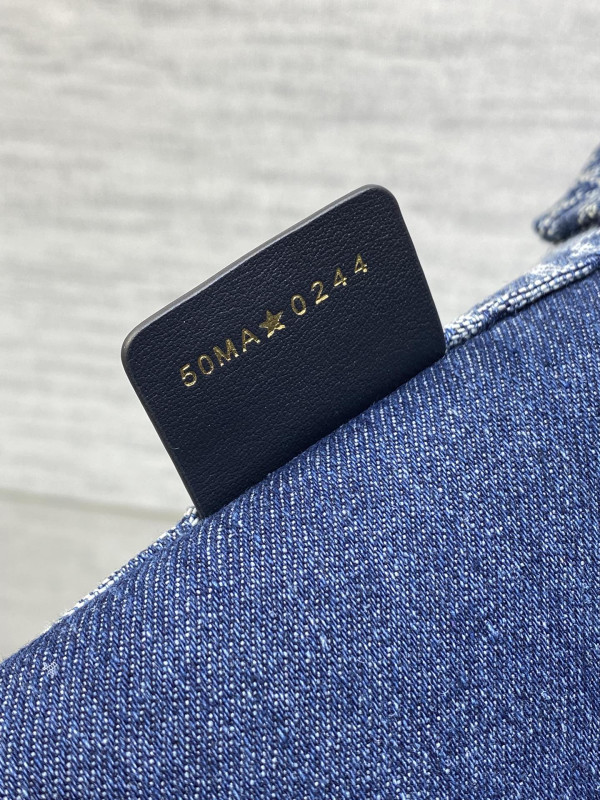 large D*or book tote-42*35*18.5cm