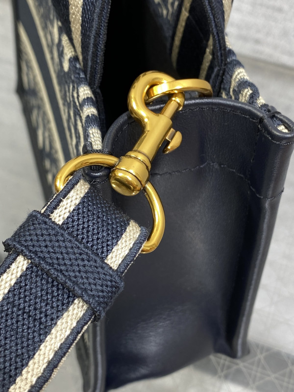 D*or mini book tote-21.5*13*7.5cm