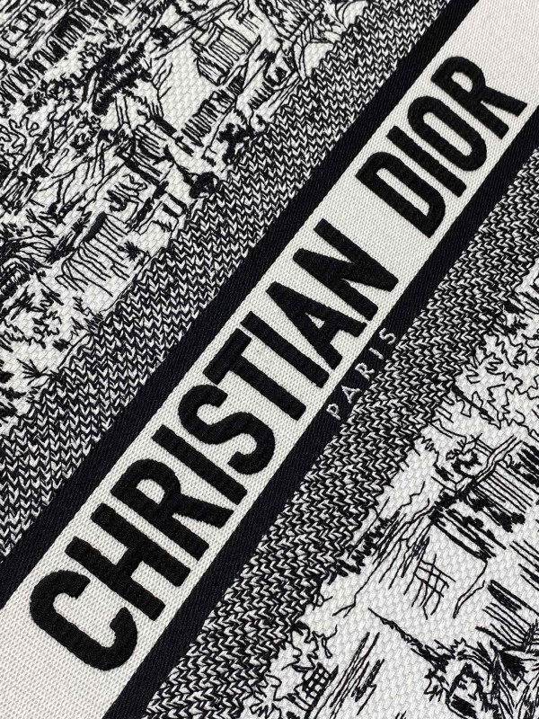 medium D*or book tote-36*18*28cm