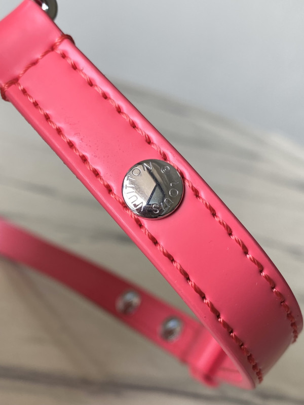 l**is V*t*n twist pm-19*15*9cm