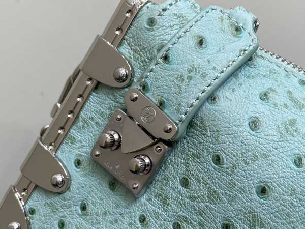 l**is V*t*n slim trunk-23*12*4cm