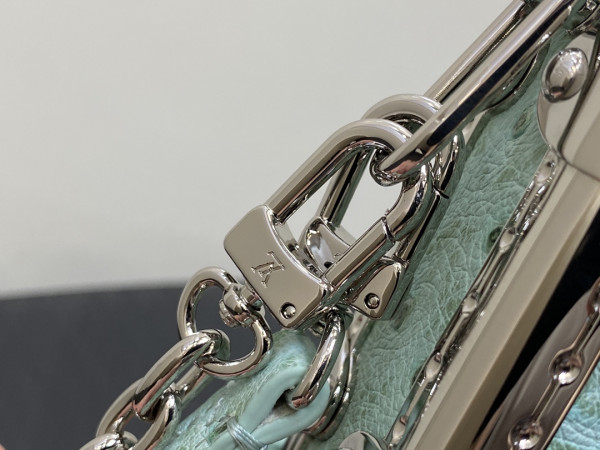 l**is V*t*n slim trunk-23*12*4cm