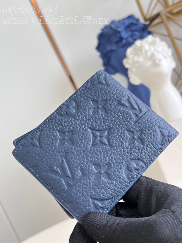 l**is V*t*n slender wallet-11*8.5*2cm