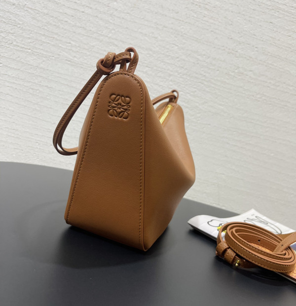 Loewe Hammock Hobo