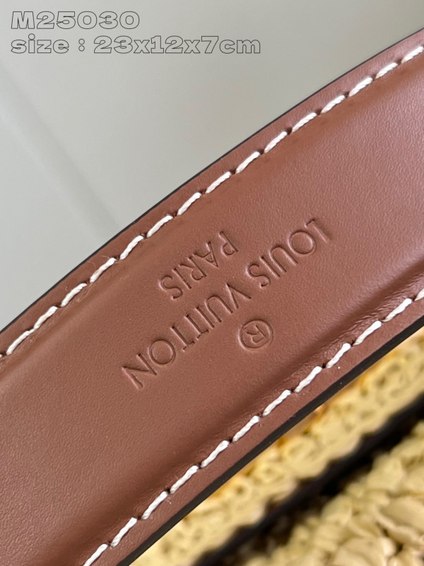 l**is V*t*n twist west-23.5*12*7cm