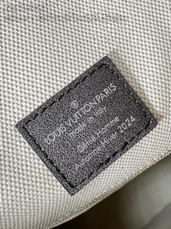 l**is V*t*n christopher backpack-38*44*12.5cm