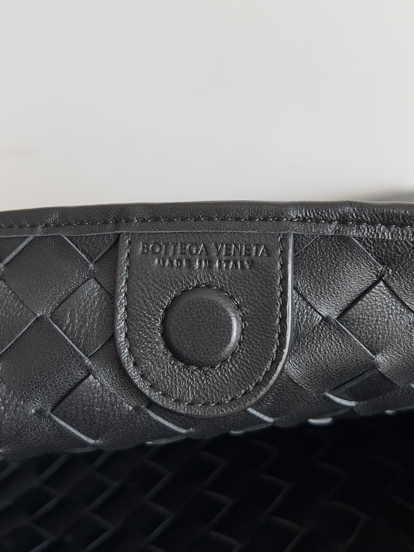 Bo*te*ga ve*ne*ta sardine with chain-33*20*4cm