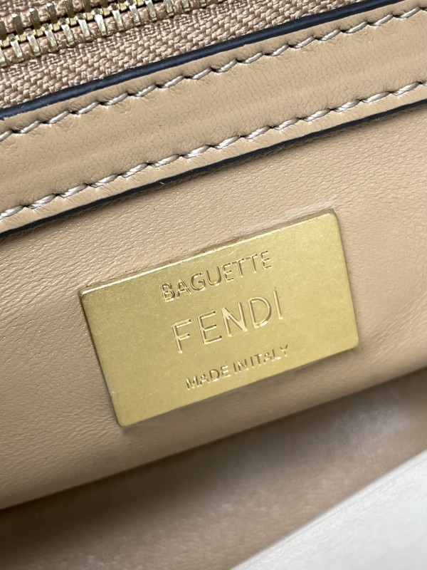 F**di baguette-24x14x7cm