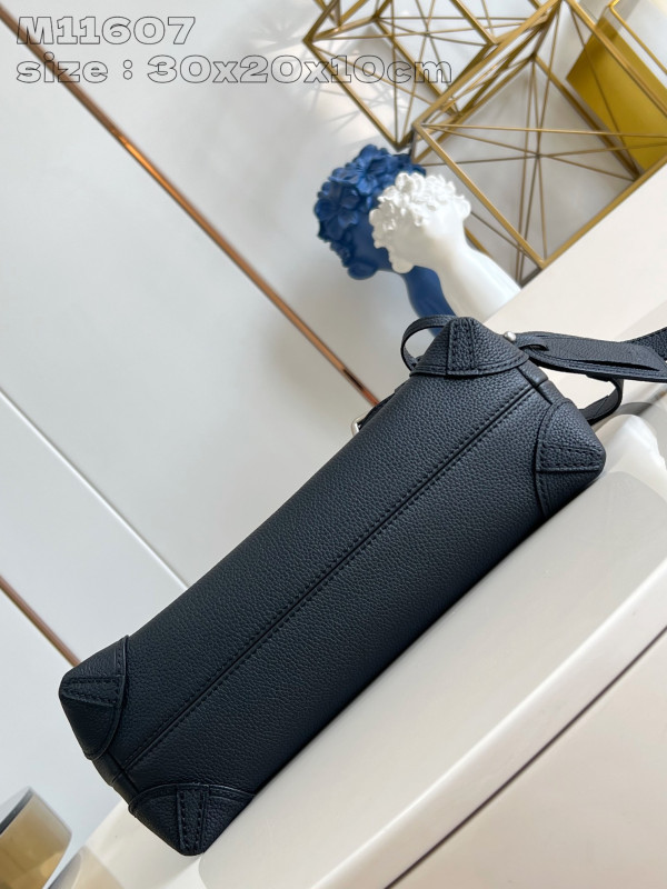 l**is V*t*n steamer crossbody-30*20*10cm