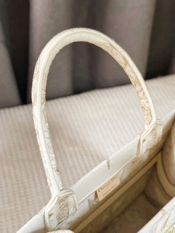 small D*or book tote-26cm