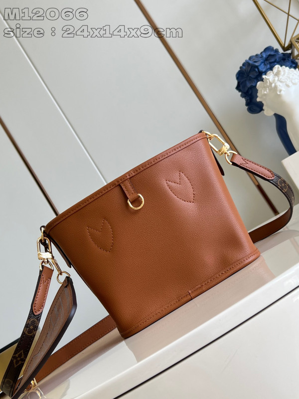 l**is V*t*n neverfull bandoulière inside out bb