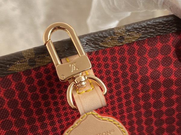 l**is V*t*n x yk onthego mm